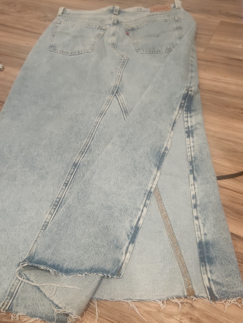 Levi's Light Blue Denim Maxi Skirt Button Fly Raw Hem - Picture 11 of 13